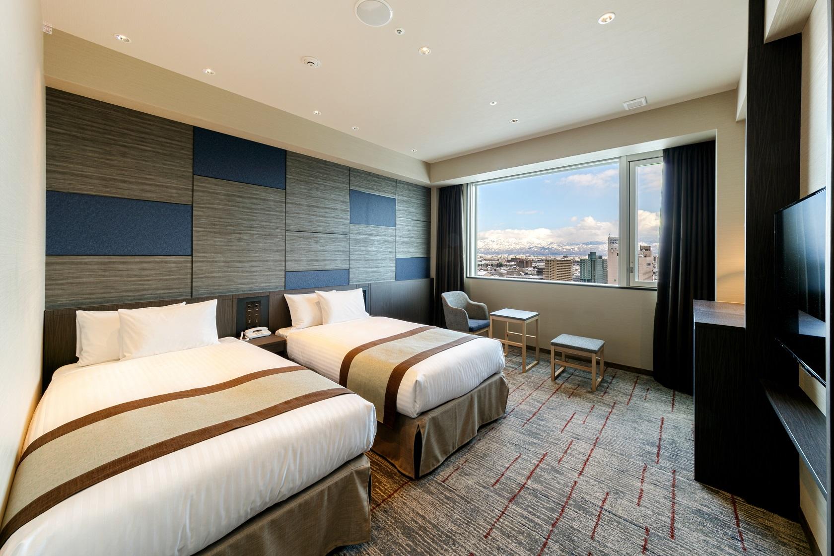 Plus, Deluxe, Triple, Twin Beds, Night View, Top Floor