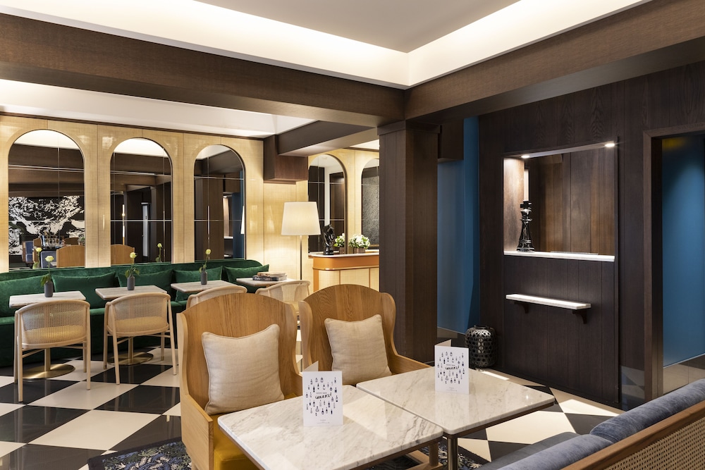 The Chess Hotel 35/44