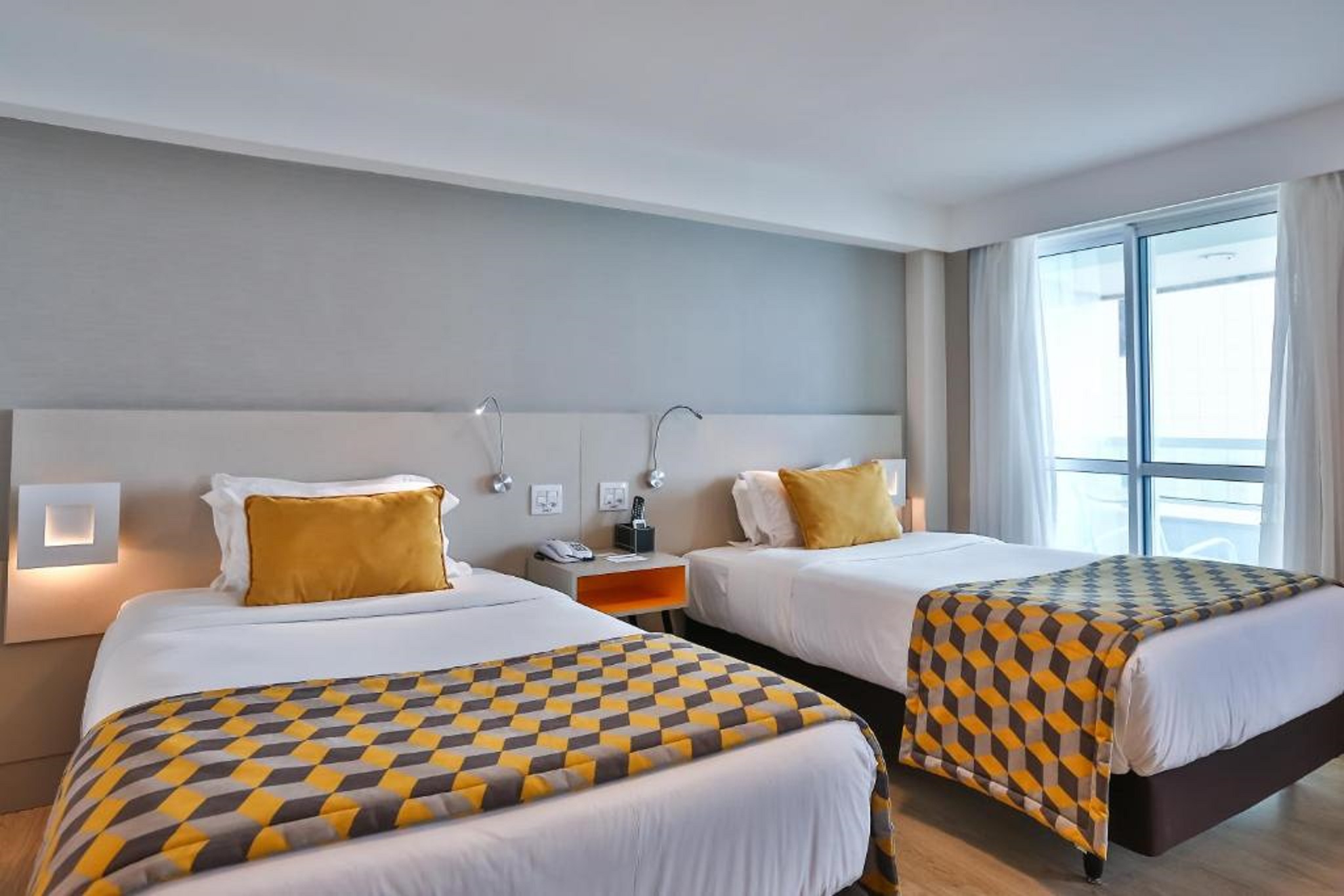 Superior, Twin Beds
