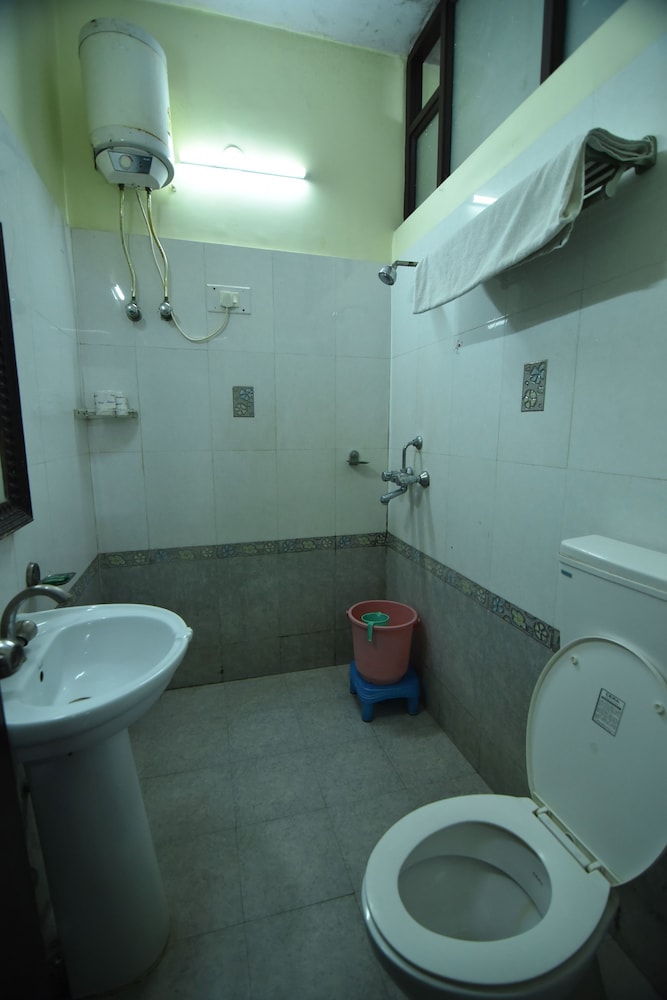 Hotel Vaishnavi 10/58