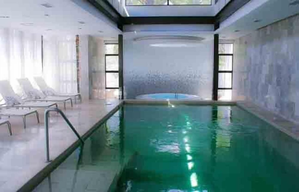 Valley Lodge & Spa 20/50