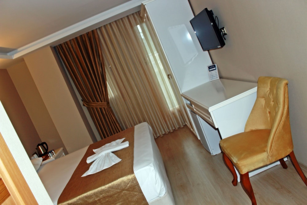 Feza Otel 27/64