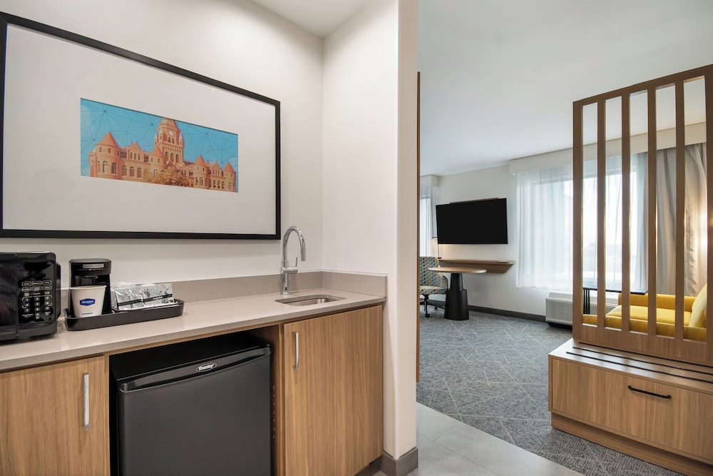 Hampton Inn & Suites by Hilton Irving DFW Airport North 45/56