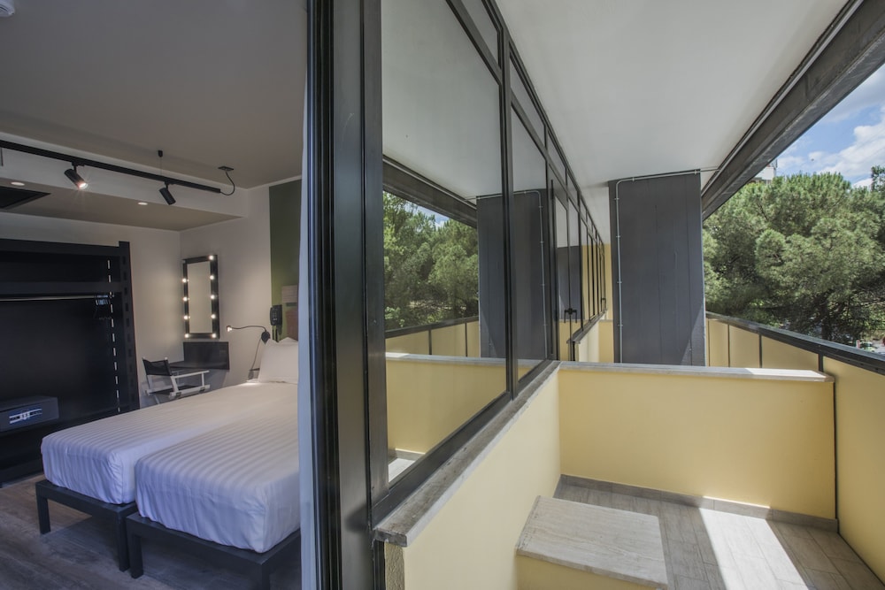 Mercure Roma Cinecitta 15/66