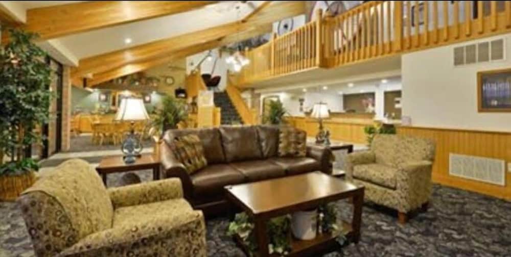 American Inn and Suites Peosta, IA 26/35