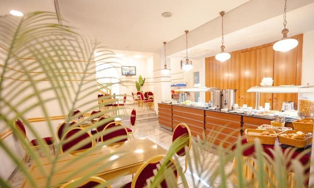 Hotel Le National 36/41
