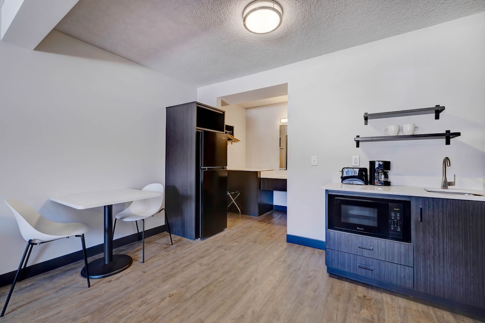 Studio6 Rock Springs, WY - Flaming Gorge 19/28