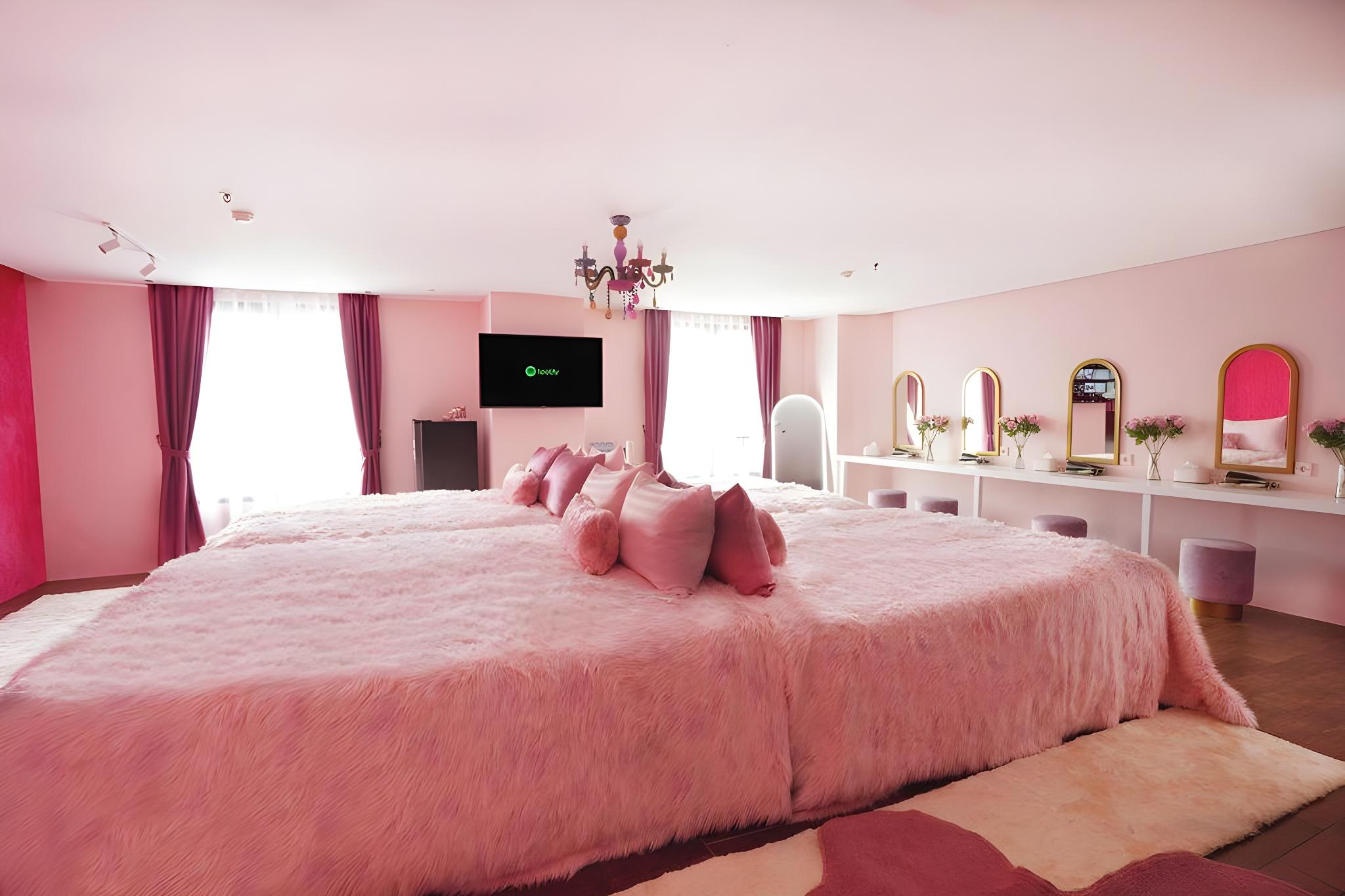 Bridal, 4 King Beds