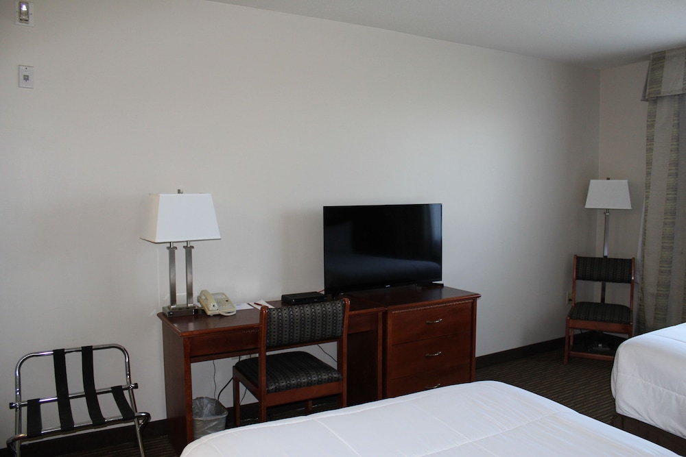 Foxwood Inn and Suites 30/38