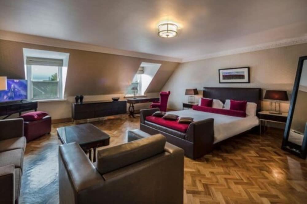 LANGTON HOUSE HOTEL 15/19