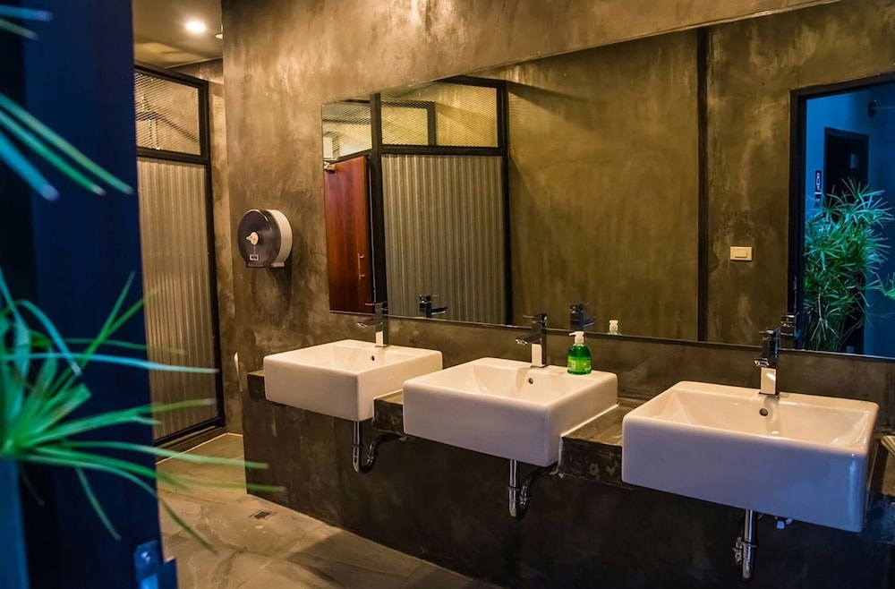 The Arbern Hostel x Bistro 49/50