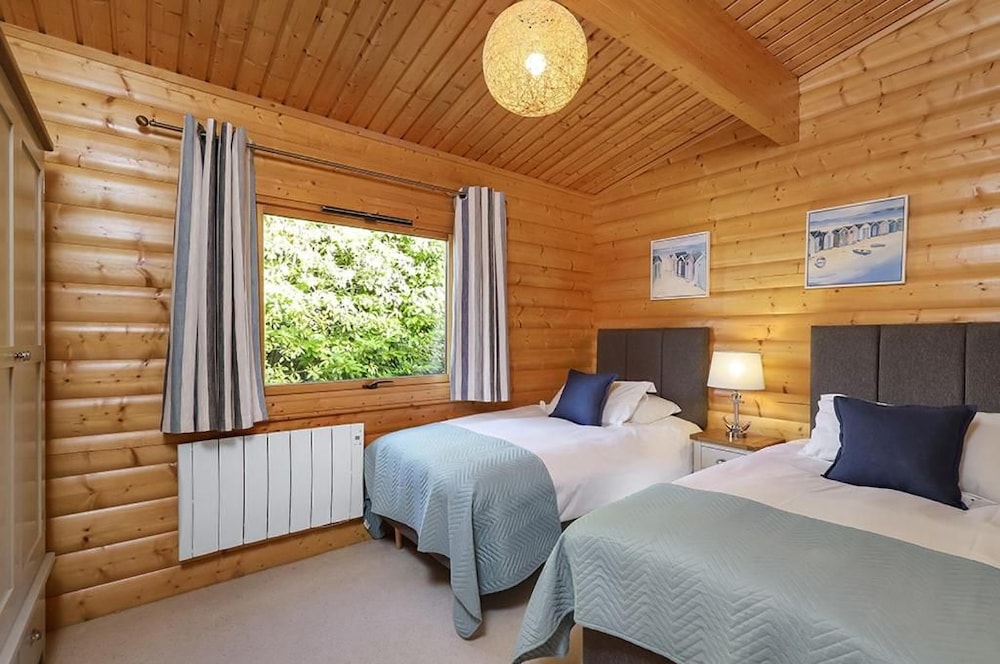 South Winchester Lodges 5/38