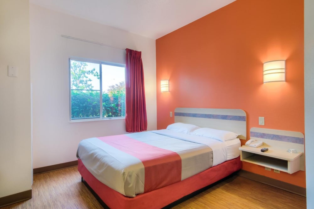 Motel6 Joliet, IL - Chicago - I-55 23/57