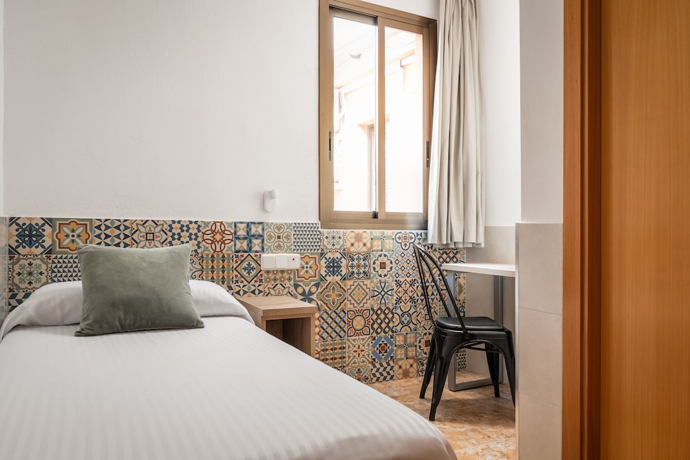 ROOM, SINGLE, SINGLE BED