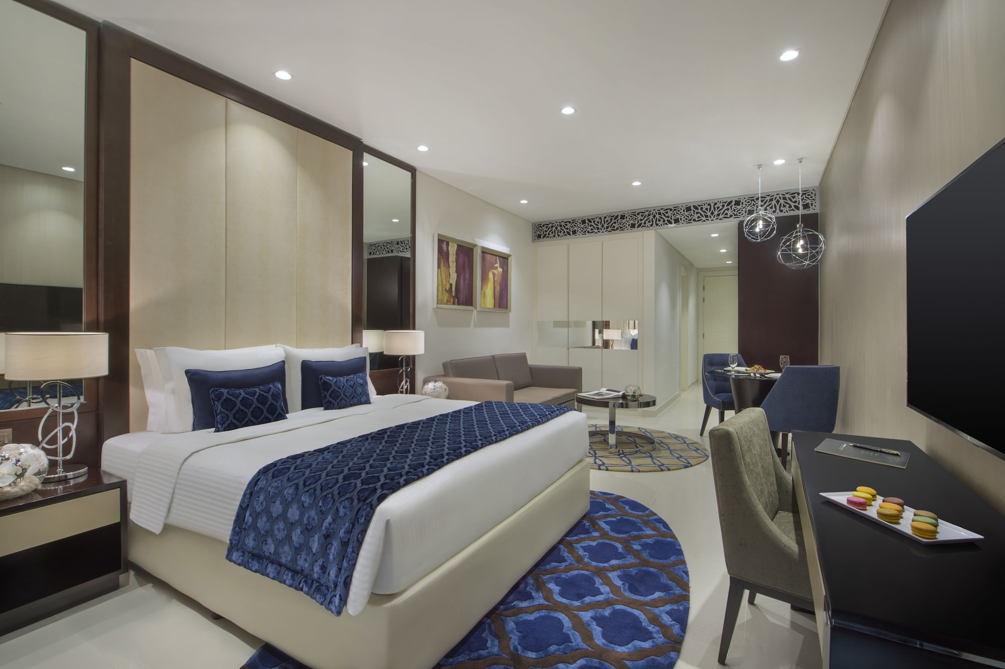 1 Bedroom, Suite, King Bed, Partial Burj Khalifa View, Balcony