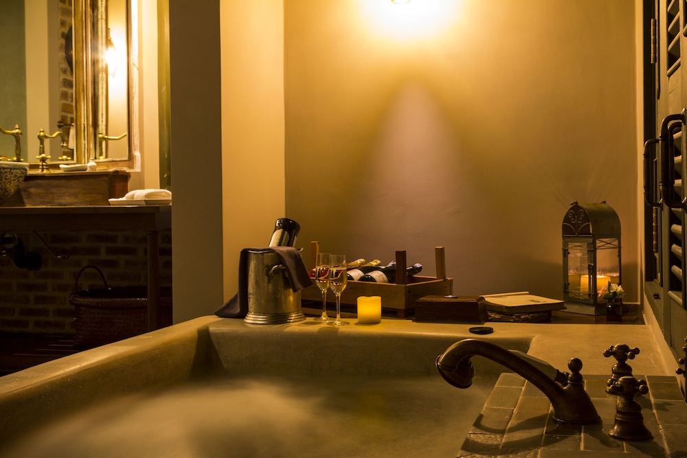 Reverie Siam Resort 25/50