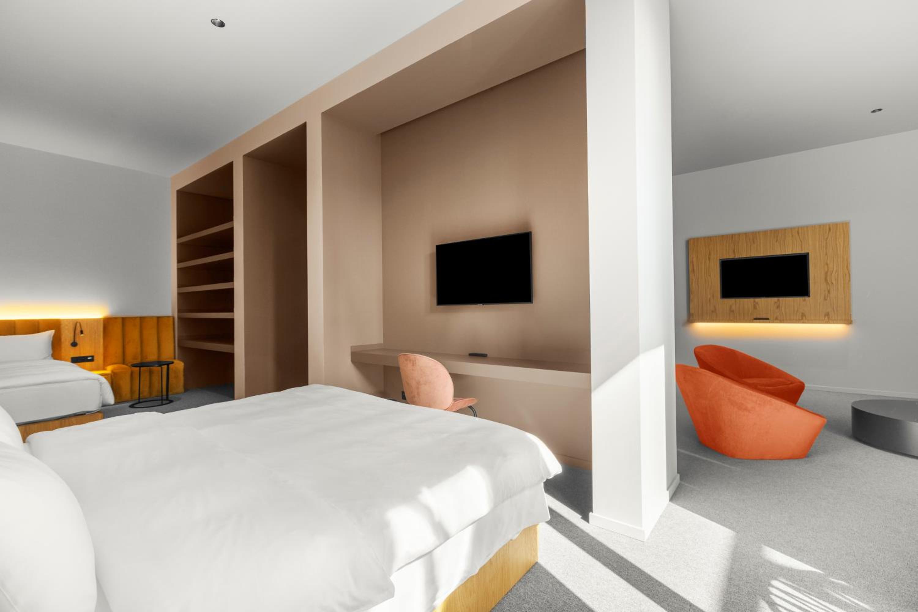 Deluxe, Suite, 1 King and 1 Single Beds