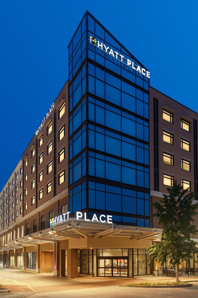 Hyatt Place Bloomington 6/64