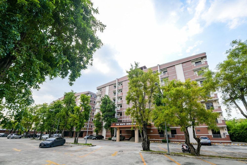 The Route Sriracha Hotel And Residence 46/49