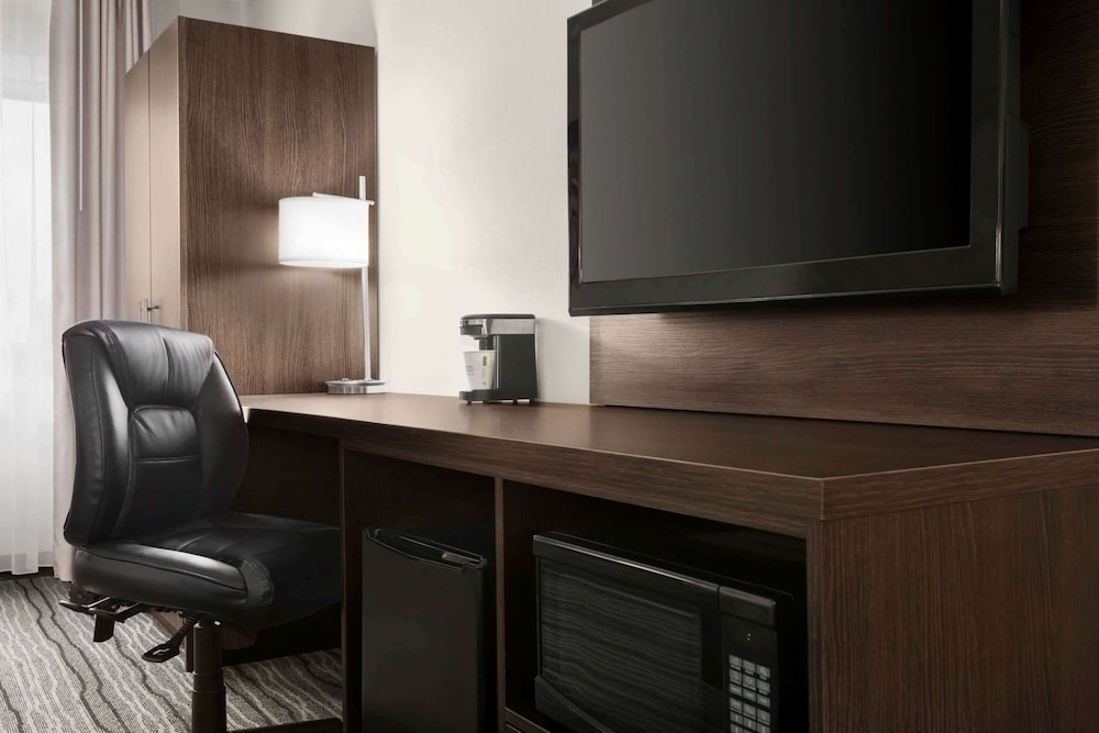 Days Inn By Wyndham Kingston 14/16