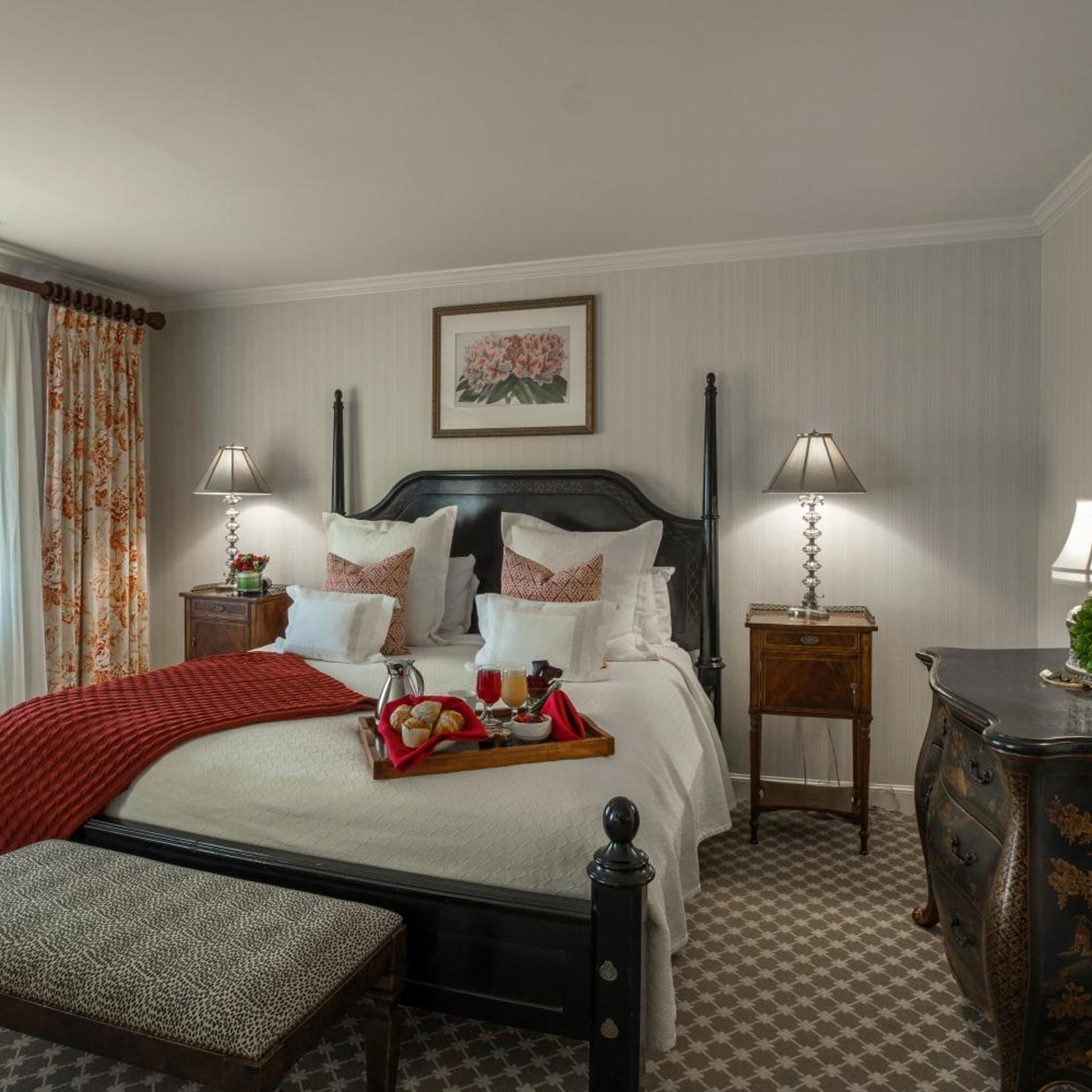 Room, King Bed, Garden View