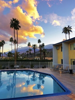 Delos Reyes Palm Springs 8/63