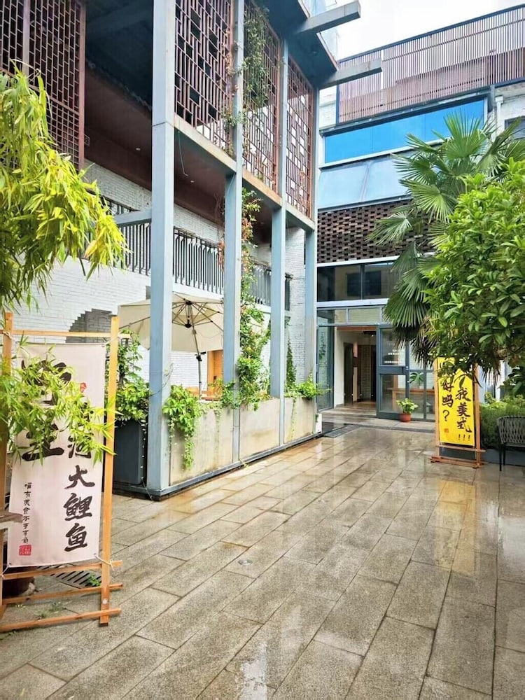 Once Artistic Inn 29/34