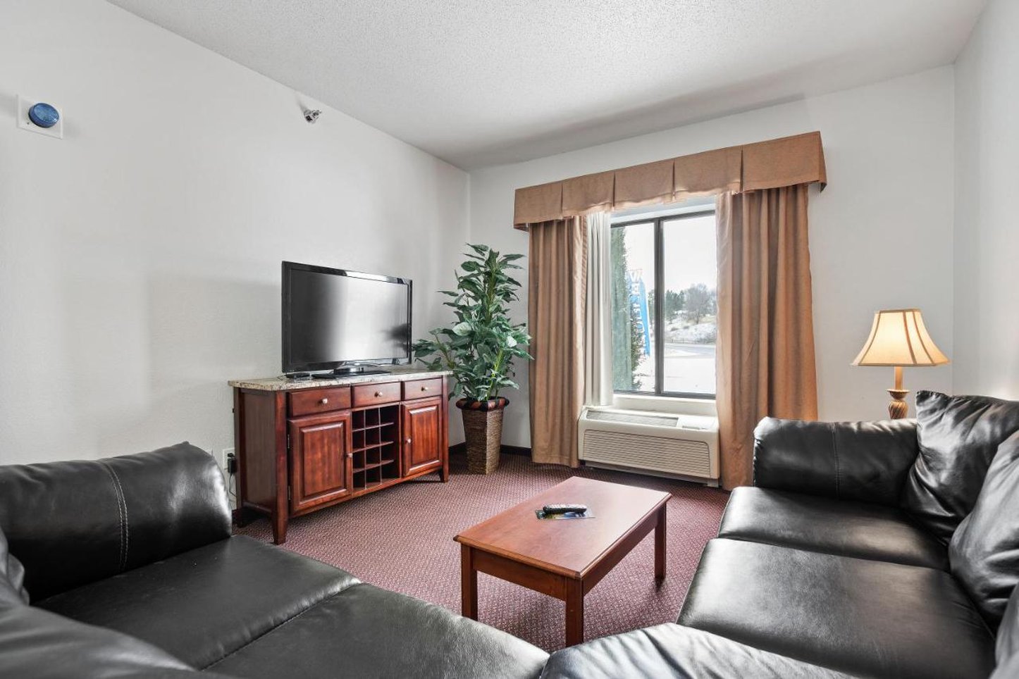Usa Stay Hotel and Suites 35/48