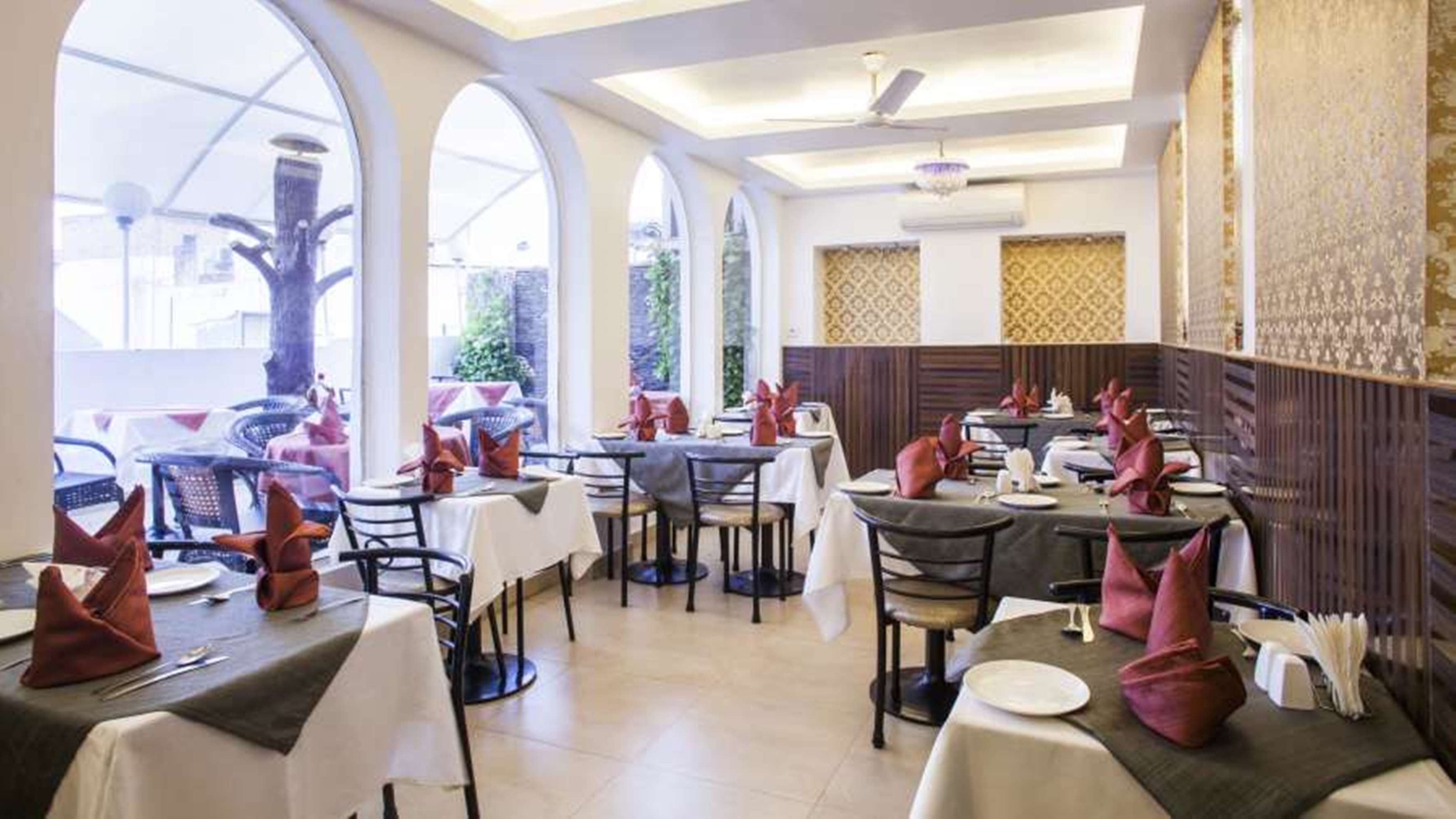 Hotel Surya International 14/16
