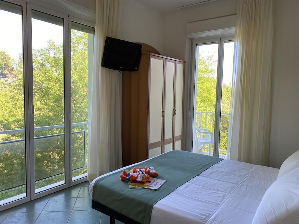 Family Hotel Pinetina Mare 15/50