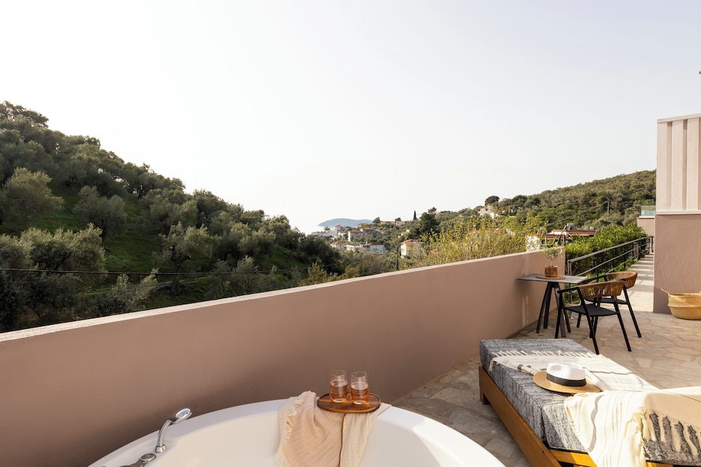 Skiathos Avaton Suites and Villas 58/66