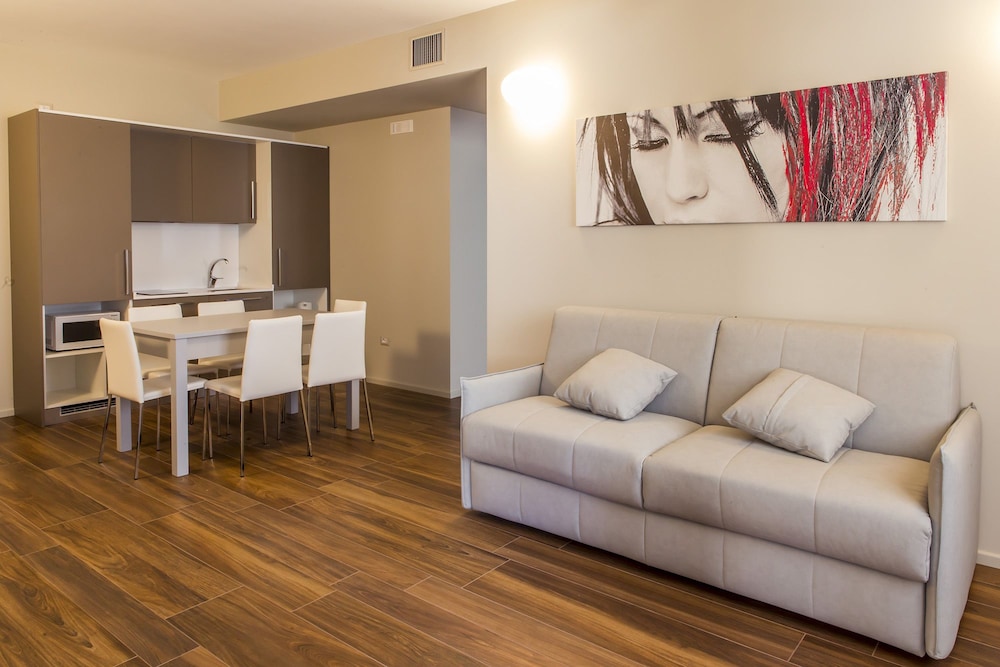 Residence Nazionale Matera 18/35