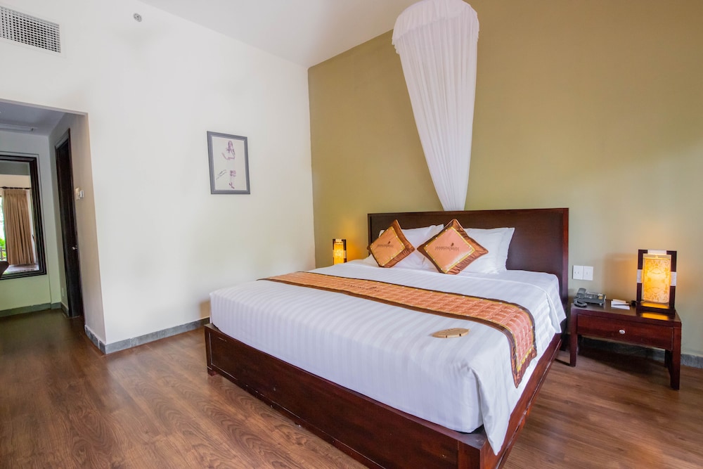 Diamond Bay Resort & Spa 24/74