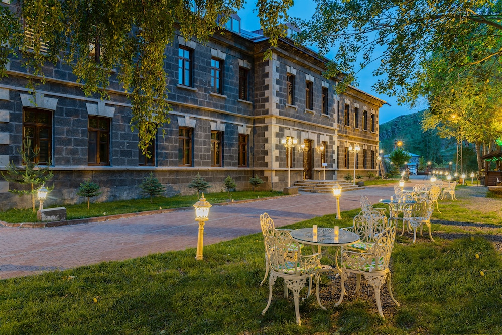 Hotel Katerina Sarayi 37/38