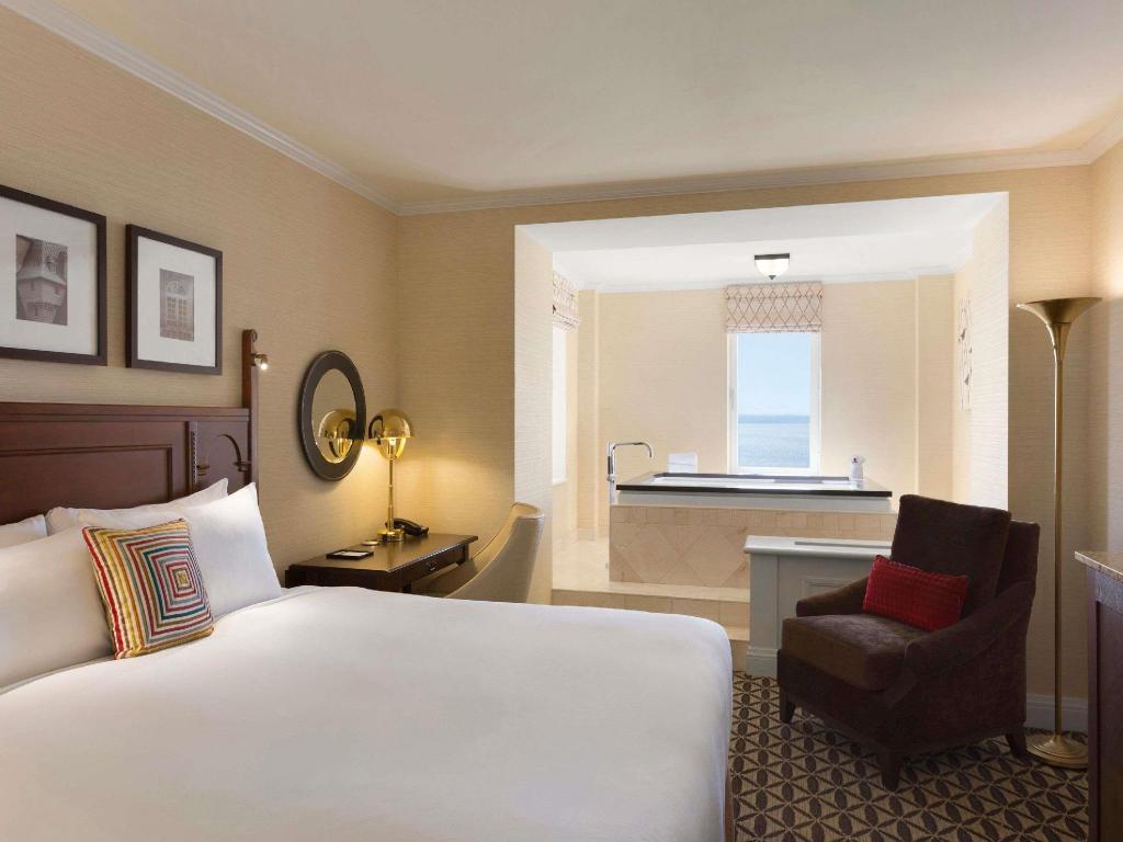غرفة ديلوكس بسرير كينج بإطلالة على النهر