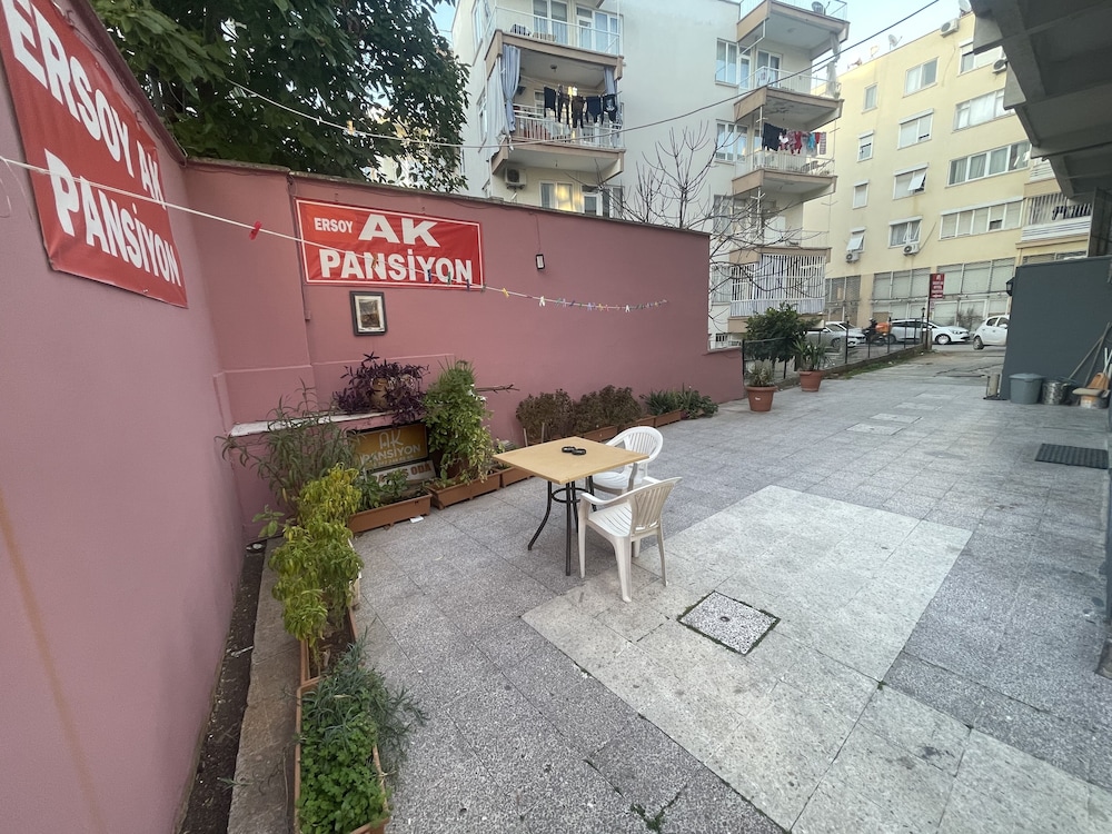 Ersoy Ak Pansiyon 33/50
