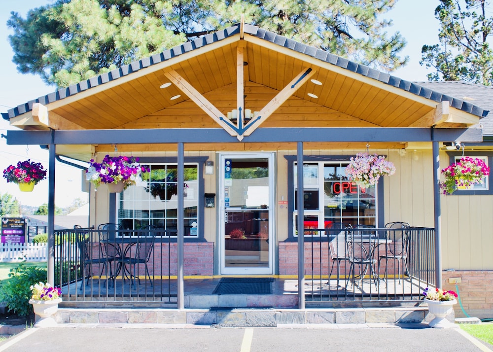 Cascade Lodge 11/66