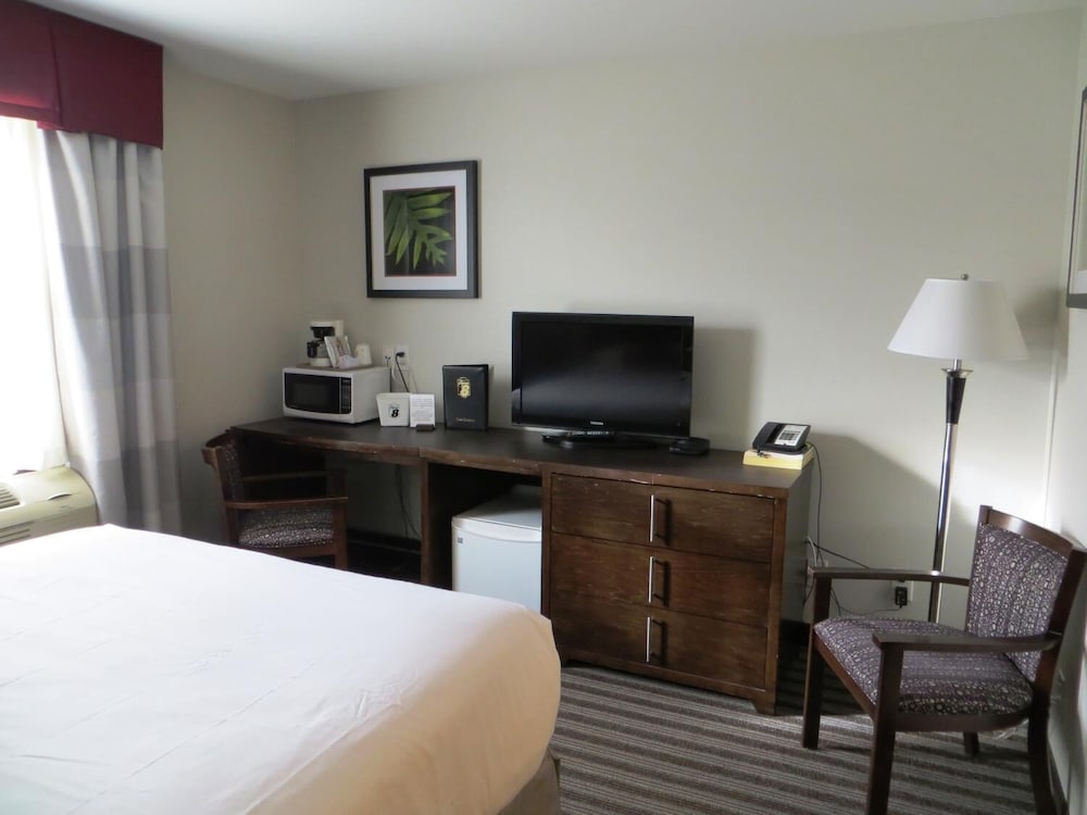 Super 8 By Wyndham Saskatoon Near Downtown 26/46