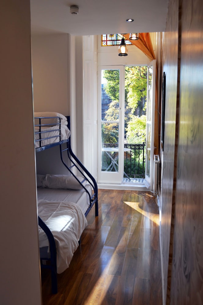 Room at The Londonears Hostel, LONDON
