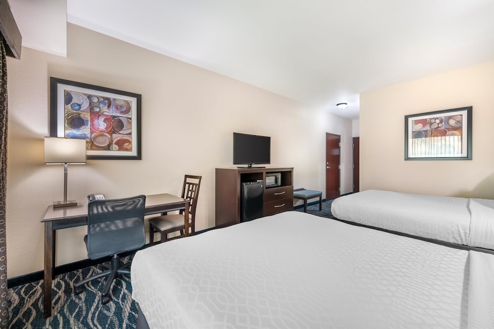 غرفة قياسية بسريرين كوين، Best Western Plus Eastgate Inn & Suites 7/10