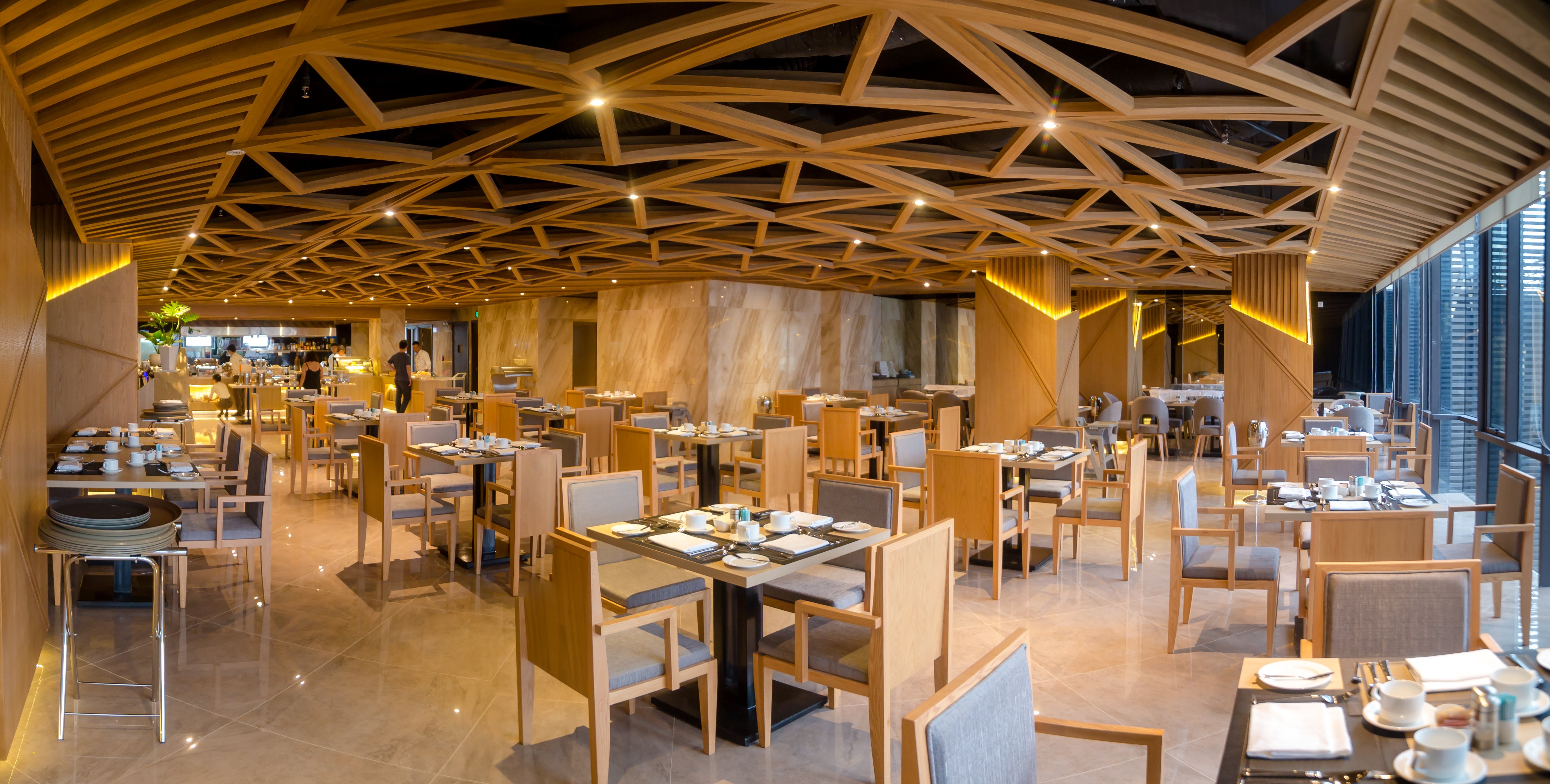 Alana Nha Trang Beach Hotel 67/83