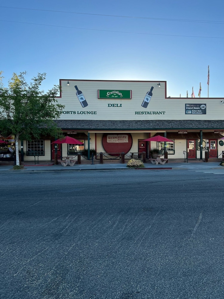 Granzella's Inn 3/23