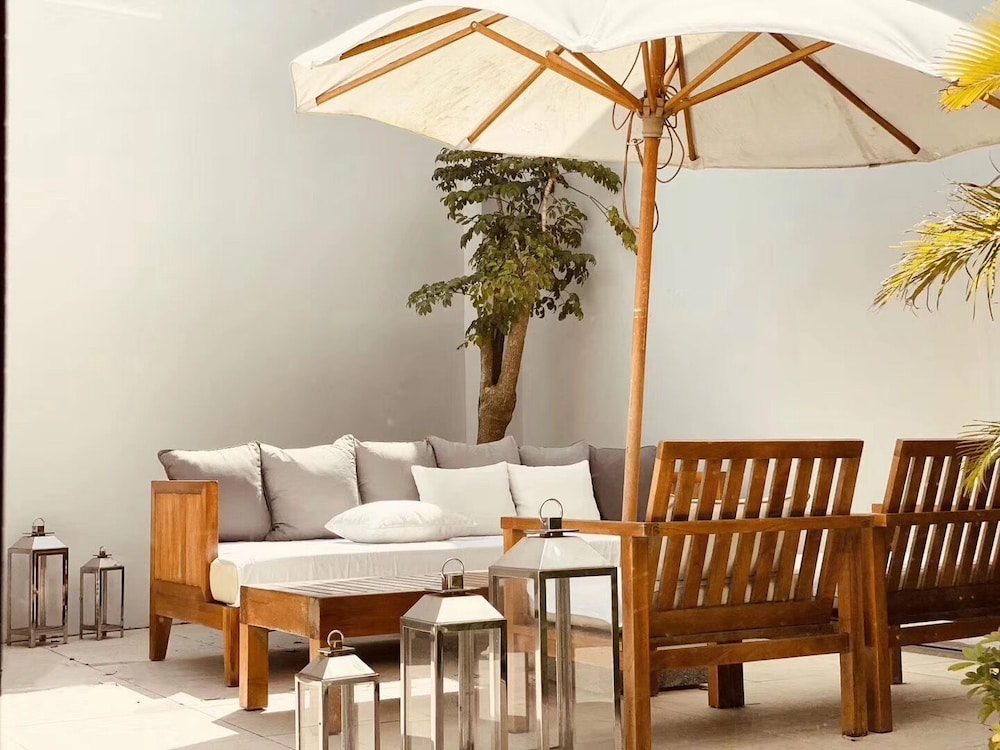 The Sanya Edition 35/60