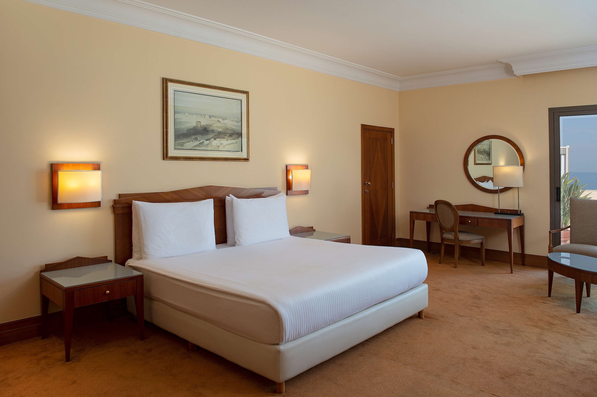 غرفة تنفيذية بسريرين كوين مع دخول الصالة لذوي الإعاقة، Radisson Blu Martinez Beirut 5/8