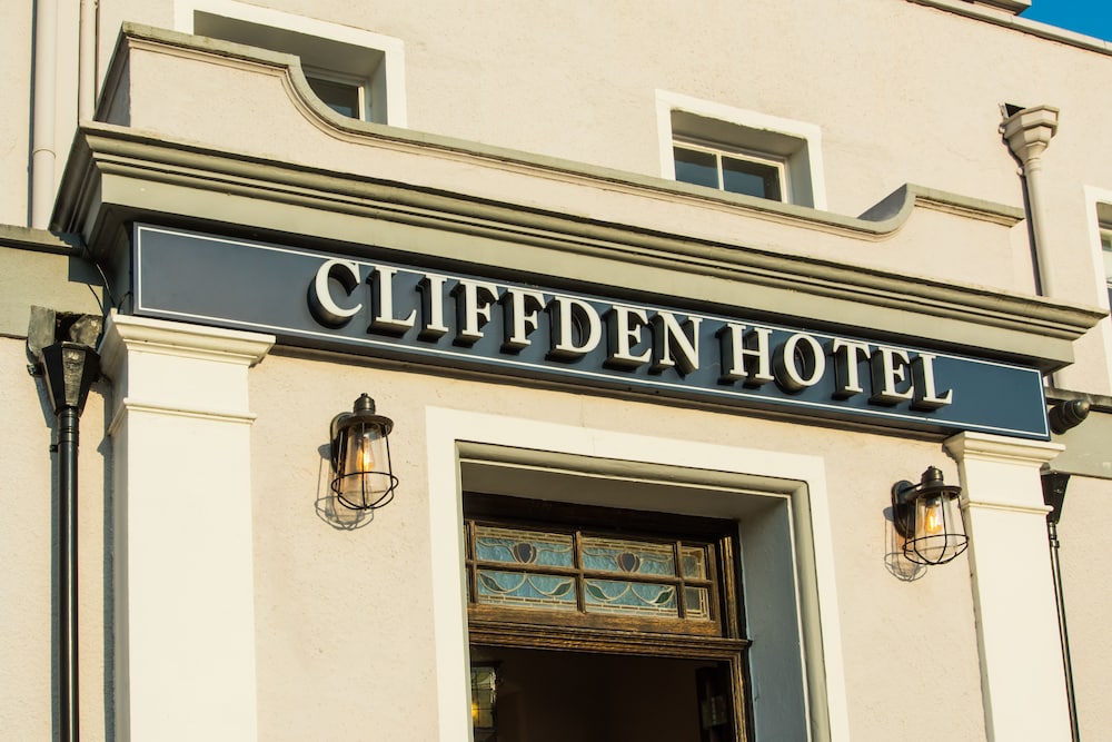 Cliffden Hotel 2/66