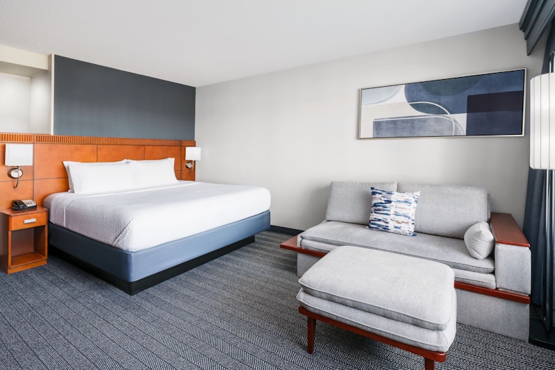 Courtyard By Marriott Farmington 1/4