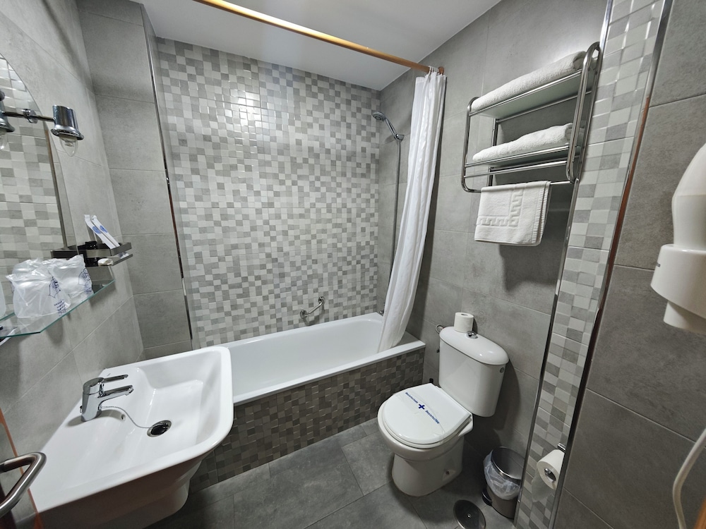 Hotel Miraya 47/50
