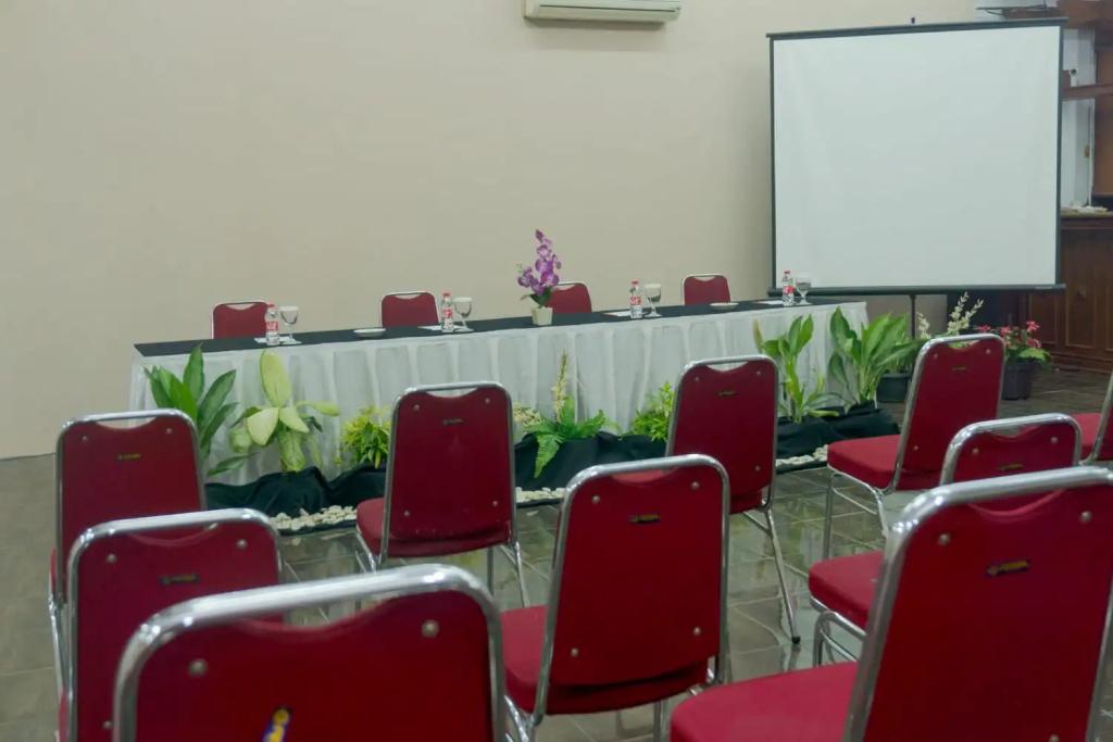 C'One Hotel Cempaka Putih powered by Archipelago 26/38
