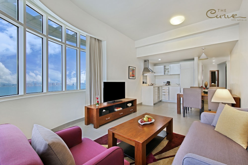 THE CURVE HOTEL 50/74
