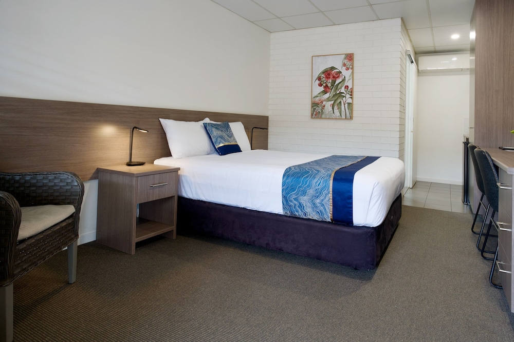Executive, Queen Bed